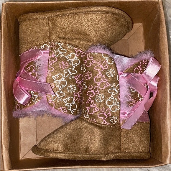 Tan Butterfly Baby Boots - Picture 2 of 4